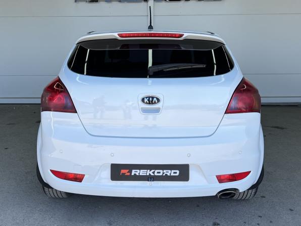 Kia Ceed I Рестайлинг с пробегом 2011 года, цена 599 000 рублей, 199100 км, хэтчбек, Автокод Объявления