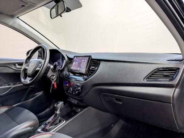 Hyundai Solaris II Рестайлинг с пробегом 2022 года, цена 1 699 000 рублей, 61441 км, седан, Автокод Объявления