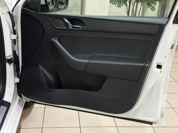 Skoda Rapid I с пробегом 2016 года, цена 1 285 000 рублей, 166000 км, лифтбек, Автокод Объявления