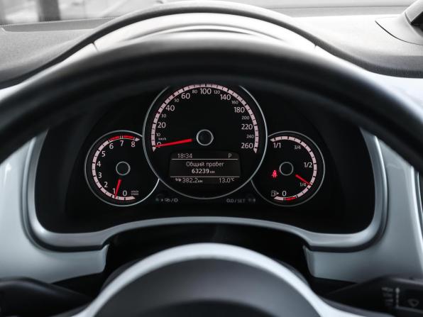Volkswagen Beetle II (A5) с пробегом 2015 года, цена 1 798 000 рублей, 63265 км, хэтчбек, Автокод Объявления