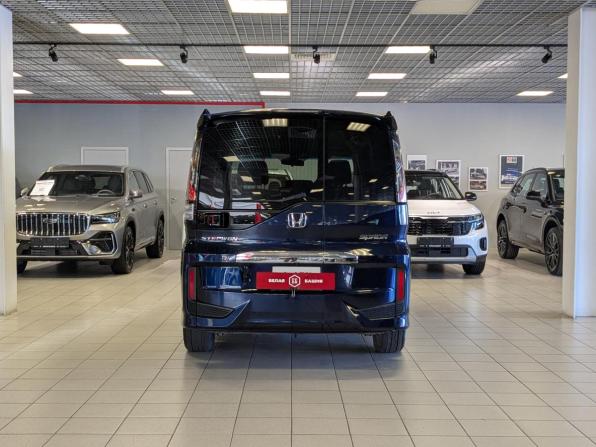 Honda Stepwgn V Рестайлинг с пробегом 2019 года, цена 2 350 000 рублей, 117000 км, минивэн, Автокод Объявления