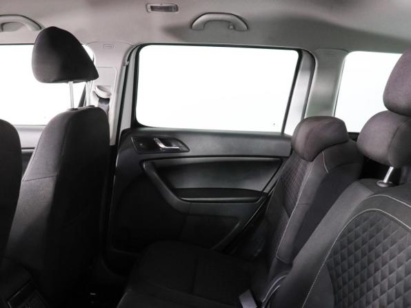 Skoda Yeti I Рестайлинг с пробегом 2016 года, цена 1 319 000 рублей, 215290 км, внедорожник, Автокод Объявления