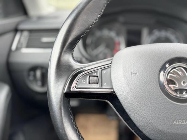 Skoda Octavia III (A7) Рестайлинг с пробегом 2019 года, цена 1 700 000 рублей, 145131 км, лифтбек, Автокод Объявления