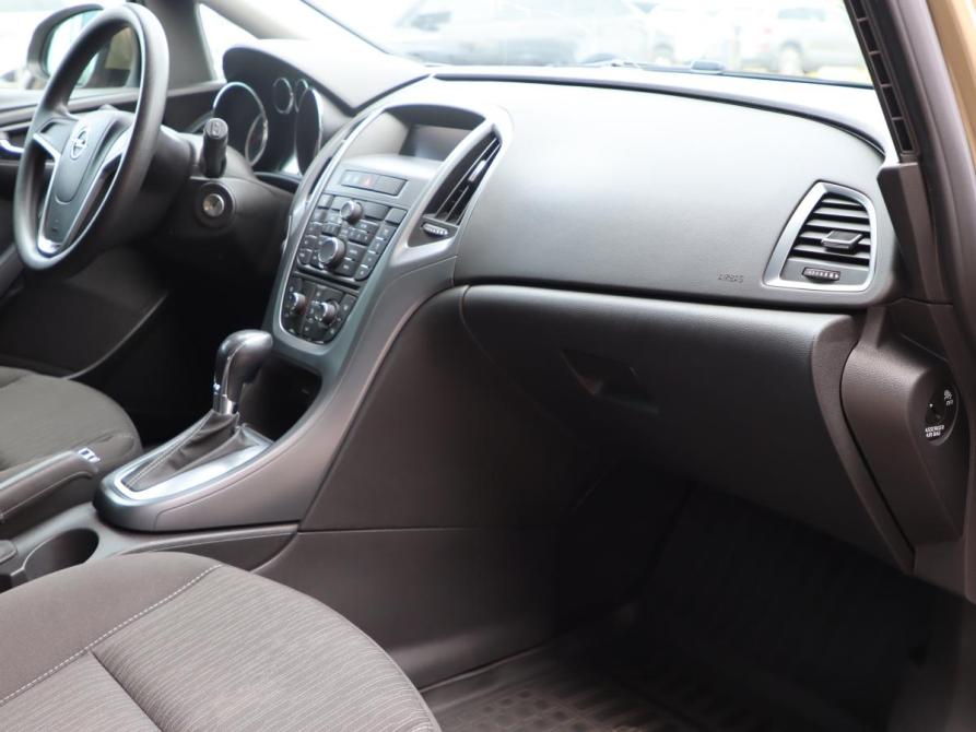 Opel Astra J Рестайлинг Санкт-Петербург  - изображение 13