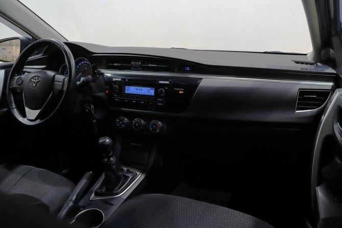 Toyota Corolla XI (E160 E170 E180) с пробегом 2013 года, цена 1 325 000 рублей, 120000 км, седан, Автокод Объявления