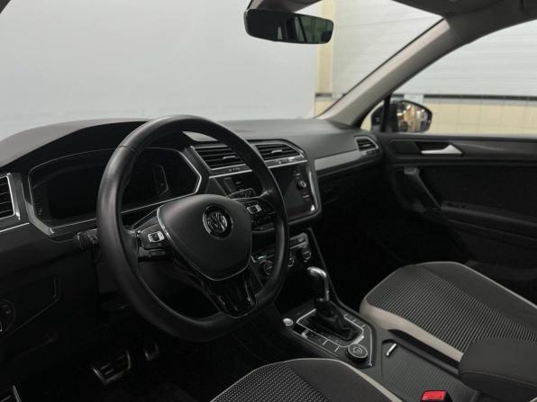 Volkswagen Tiguan II с пробегом 2019 года, цена 2 769 900 рублей, 91802 км, внедорожник, Автокод Объявления