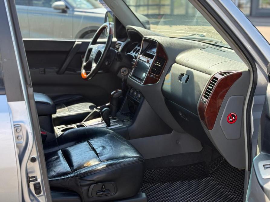 Mitsubishi Pajero III Рестайлинг Томск  - изображение 21