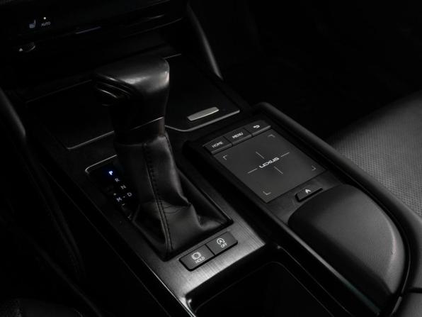 Lexus ES VII Рестайлинг с пробегом 2021 года, цена 3 919 000 рублей, 101495 км, седан, Автокод Объявления
