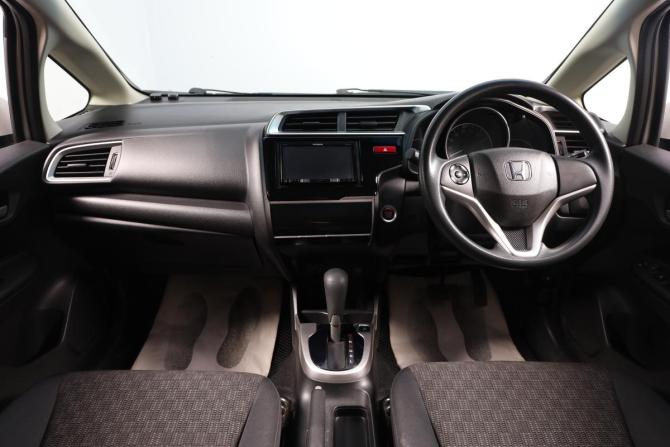 Honda Fit III Рестайлинг с пробегом 2017 года, цена 1 179 000 рублей, 101000 км, хэтчбек, Автокод Объявления