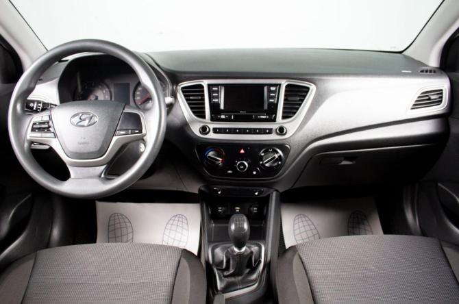 Hyundai Solaris II Рестайлинг с пробегом 2021 года, цена 1 699 000 рублей, 54000 км, седан, Автокод Объявления