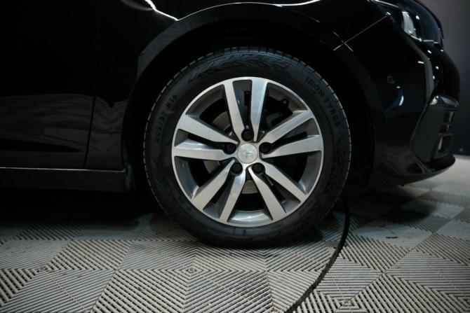 Peugeot 308 II Рестайлинг с пробегом 2018 года, цена 1 690 000 рублей, 149447 км, универсал, Автокод Объявления
