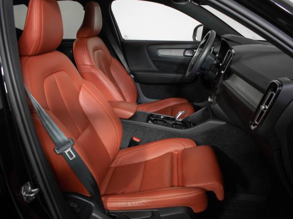 Volvo XC40 I с пробегом 2021 года, цена 3 237 000 рублей, 53469 км, внедорожник, Автокод Объявления