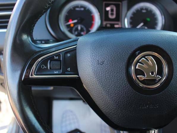 Skoda Octavia III (A7) Рестайлинг с пробегом 2019 года, цена 2 020 000 рублей, 69343 км, лифтбек, Автокод Объявления