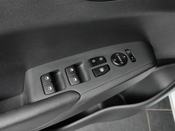 Hyundai Solaris II с пробегом 2020 года, цена 1 355 000 рублей, 97899 км, седан, Автокод Объявления