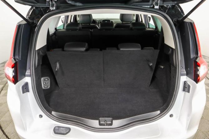 Renault Scenic IV с пробегом 2018 года, цена 1 799 000 рублей, 180111 км, компактвэн, Автокод Объявления