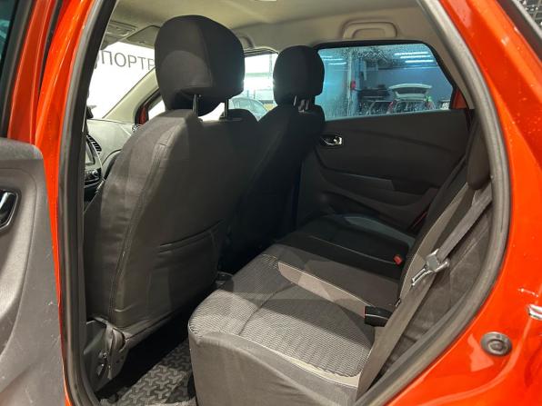 Renault Kaptur I с пробегом 2016 года, цена 899 000 рублей, 244750 км, внедорожник, Автокод Объявления