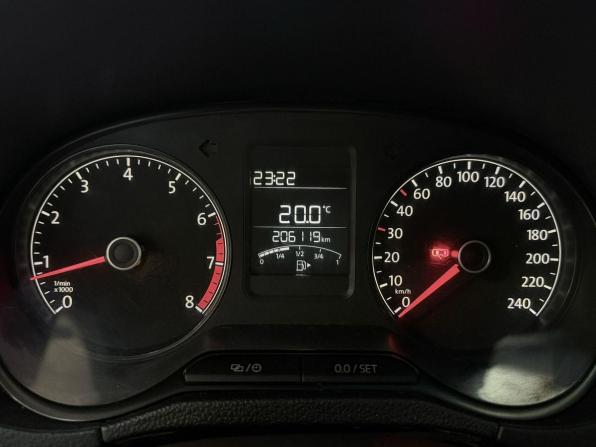 Volkswagen Polo V Рестайлинг с пробегом 2016 года, цена 938 000 рублей, 206119 км, седан, Автокод Объявления