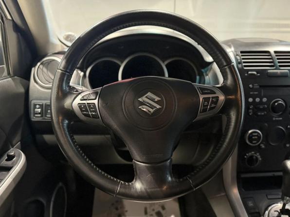 Suzuki Grand Vitara II Рестайлинг с пробегом 2011 года, цена 1 069 000 рублей, 201000 км, внедорожник, Автокод Объявления