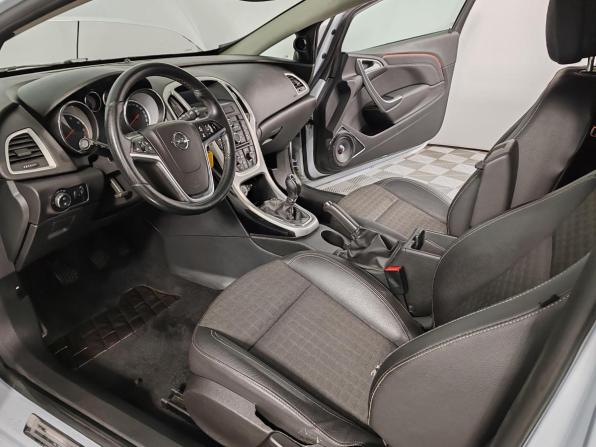 Opel Astra J Рестайлинг с пробегом 2011 года, цена 879 000 рублей, 173132 км, хэтчбек, Автокод Объявления