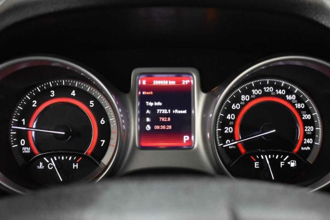 Dodge Journey I Рестайлинг с пробегом 2012 года, цена 840 000 рублей, 286056 км, внедорожник, Автокод Объявления