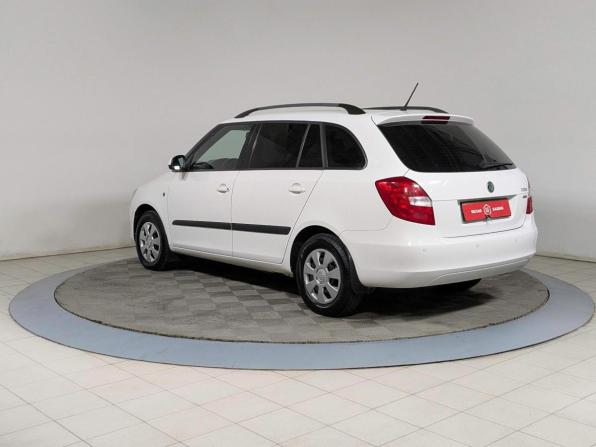 Skoda Fabia II Рестайлинг с пробегом 2011 года, цена 769 900 рублей, 179000 км, универсал, Автокод Объявления