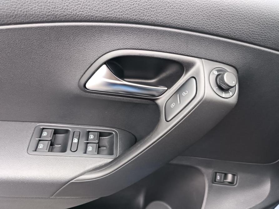 Volkswagen Polo V Рестайлинг Санкт-Петербург  - изображение 15