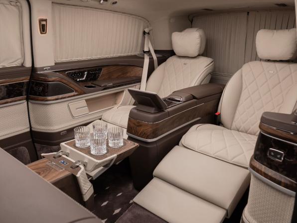 Mercedes-Benz V-Класс III (W447) Рестайлинг 2 с пробегом 2025 года, цена 46 500 000 рублей, 25 км, минивэн, Автокод Объявления