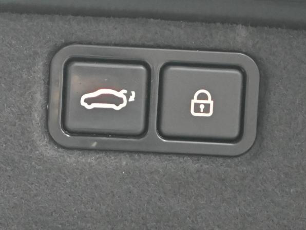 Hyundai Equus II с пробегом 2012 года, цена 1 520 000 рублей, 132550 км, седан, Автокод Объявления