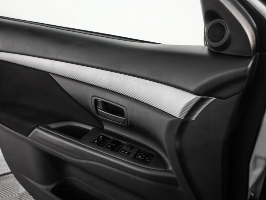 Mitsubishi Outlander III Рестайлинг 2 Санкт-Петербург  - изображение 18