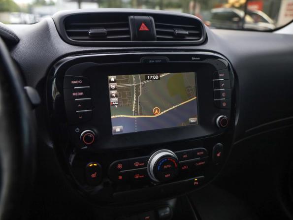 Kia Soul II Рестайлинг с пробегом 2018 года, цена 1 399 777 рублей, 207401 км, хэтчбек, Автокод Объявления