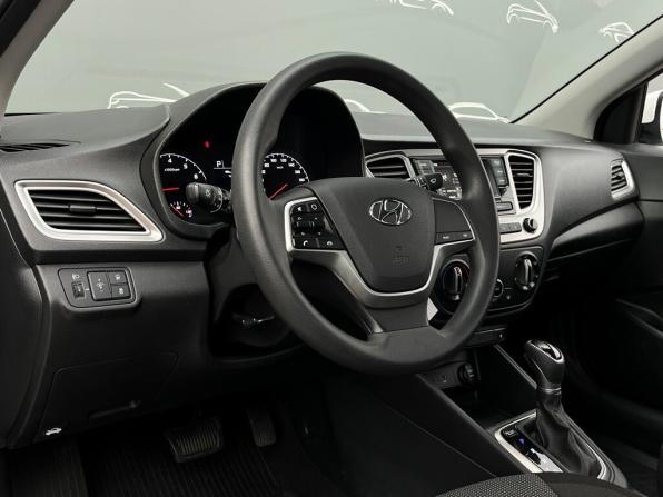 Hyundai Solaris II Рестайлинг с пробегом 2021 года, цена 1 532 400 рублей, 71558 км, седан, Автокод Объявления