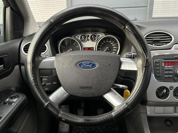 Ford Focus II Рестайлинг с пробегом 2011 года, цена 350 000 рублей, 537957 км, седан, Автокод Объявления