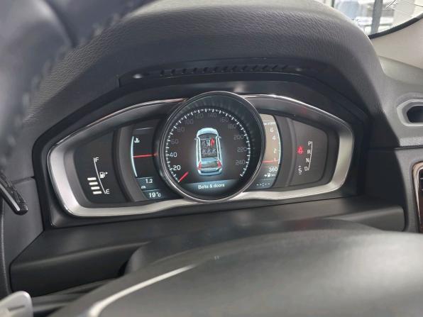 Volvo V70 III Рестайлинг с пробегом 2013 года, цена 1 000 000 рублей, 145115 км, универсал, Автокод Объявления
