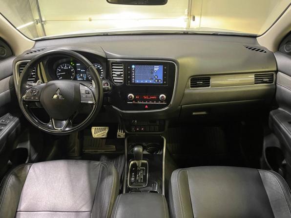 Mitsubishi Outlander III Рестайлинг 3 с пробегом 2020 года, цена 2 680 000 рублей, 86306 км, внедорожник, Автокод Объявления