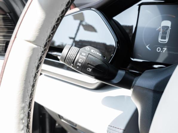 Geely Monjaro I с пробегом 2023 года, цена 3 166 800 рублей, 28558 км, внедорожник, Автокод Объявления