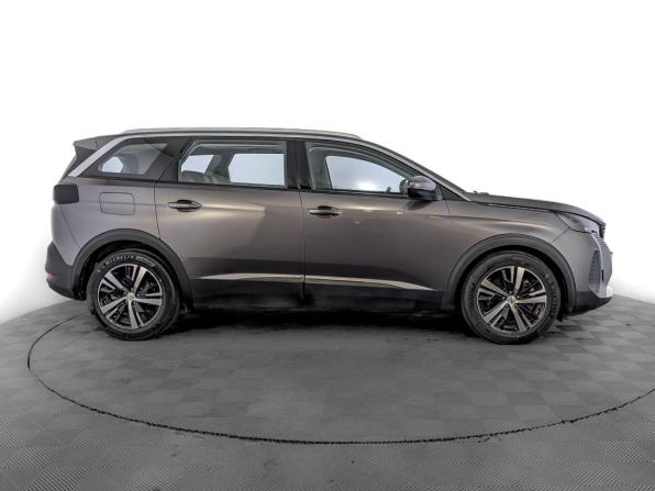 Peugeot 5008 II Рестайлинг с пробегом 2021 года, цена 3 165 000 рублей, 8200 км, внедорожник, Автокод Объявления