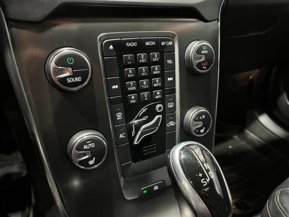 Volvo V40 II с пробегом 2014 года, цена 1 030 000 рублей, 125500 км, хэтчбек, Автокод Объявления