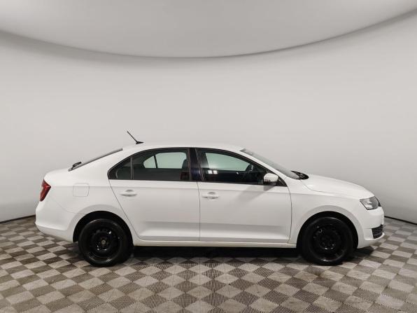Skoda Rapid I с пробегом 2017 года, цена 1 235 000 рублей, 95459 км, лифтбек, Автокод Объявления
