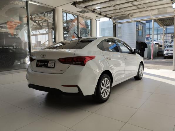 Hyundai Solaris II с пробегом 2018 года, цена 1 420 000 рублей, 136729 км, седан, Автокод Объявления