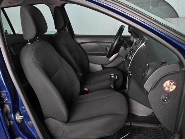 Renault Sandero II с пробегом 2018 года, цена 939 000 рублей, 161012 км, хэтчбек, Автокод Объявления