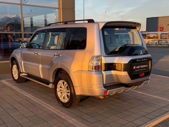 Mitsubishi Pajero IV Рестайлинг 2 с пробегом 2017 года, цена 3 750 000 рублей, 45767 км, внедорожник, Автокод Объявления