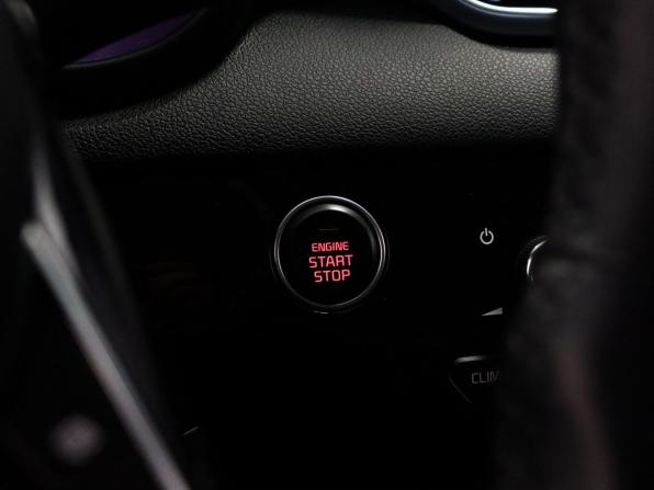 Kia Sportage IV Рестайлинг с пробегом 2021 года, цена 2 305 000 рублей, 119756 км, внедорожник, Автокод Объявления