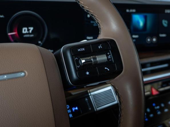 Hyundai Santa Fe IV Рестайлинг с пробегом 2023 года, цена 5 050 000 рублей, 42534 км, внедорожник, Автокод Объявления