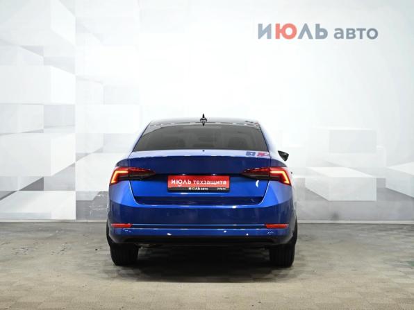 Skoda Octavia IV (A8) с пробегом 2021 года, цена 2 550 000 рублей, 74090 км, лифтбек, Автокод Объявления
