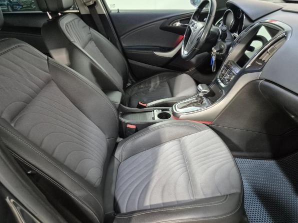 Opel Astra J Рестайлинг с пробегом 2013 года, цена 860 000 рублей, 162899 км, седан, Автокод Объявления