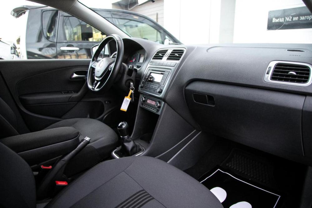 Volkswagen Polo V Рестайлинг Иркутск  - изображение 17