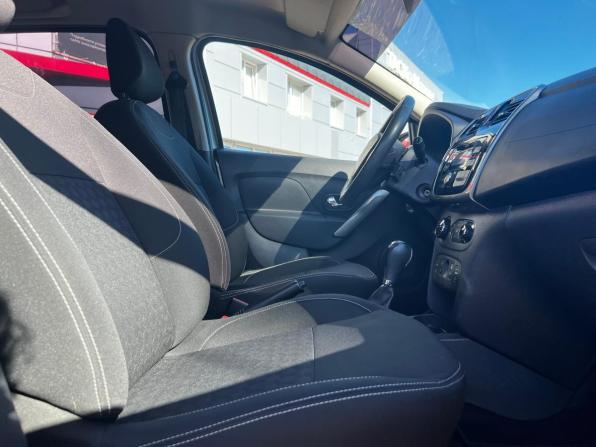 Renault Sandero II Рестайлинг с пробегом 2018 года, цена 1 071 000 рублей, 73133 км, хэтчбек, Автокод Объявления