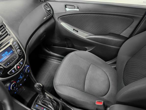 Hyundai Solaris I Рестайлинг с пробегом 2015 года, цена 1 050 000 рублей, 178171 км, седан, Автокод Объявления