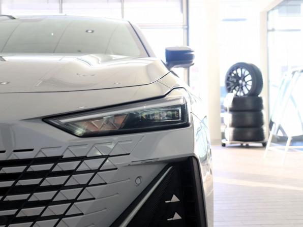 Changan UNI-V I Рестайлинг 1 с пробегом 2024 года, цена 2 670 000 рублей, 24569 км, лифтбек, Автокод Объявления