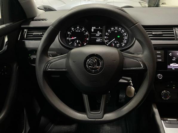 Skoda Octavia III (A7) Рестайлинг с пробегом 2017 года, цена 1 833 000 рублей, 90915 км, лифтбек, Автокод Объявления